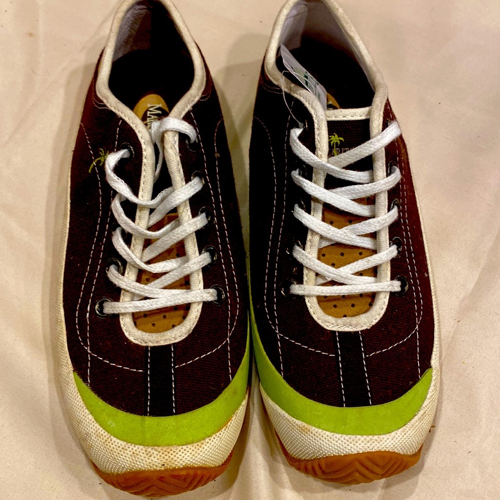 Ladies Margaritaville boating shoes